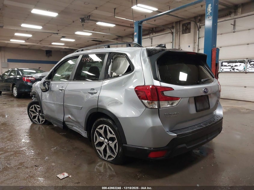 2024 Subaru Forester Premium