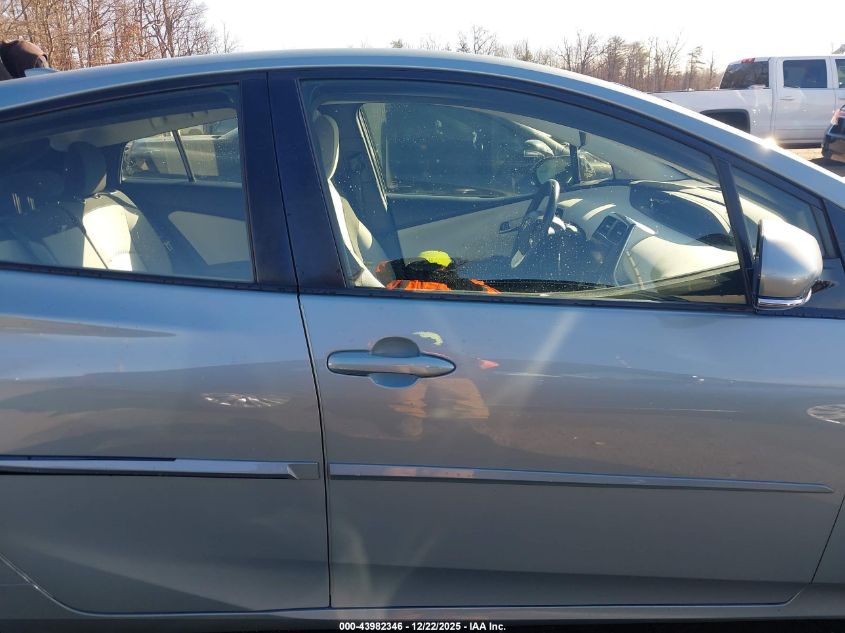 2018 Toyota Prius Three VIN: JTDKARFU3J3067521 Lot: 43982346