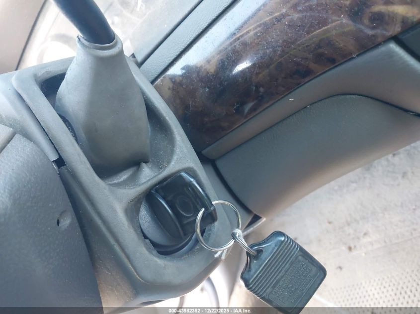 2010 Mercury Grand Marquis Ls (Fleet Only) VIN: 2MEBM7FV7AX622976 Lot: 43982352