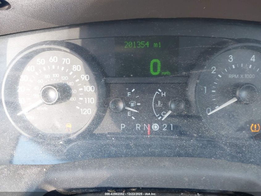 2010 Mercury Grand Marquis Ls (Fleet Only) VIN: 2MEBM7FV7AX622976 Lot: 43982352