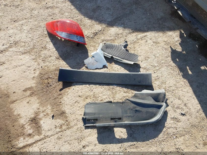 2015 Hyundai Veloster Re:flex VIN: KMHTC6AD9FU221411 Lot: 43982368