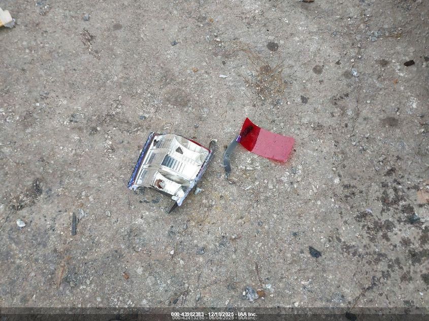 2005 Ford Escape Xls VIN: 1FMYU02Z15KB85699 Lot: 43982383