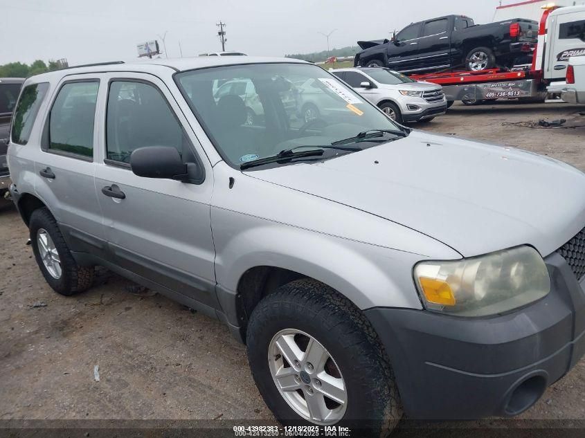 2005 Ford Escape Xls VIN: 1FMYU02Z15KB85699 Lot: 43982383
