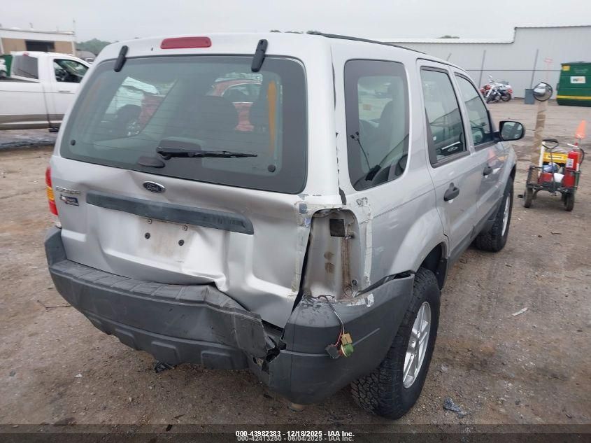 2005 Ford Escape Xls VIN: 1FMYU02Z15KB85699 Lot: 43982383