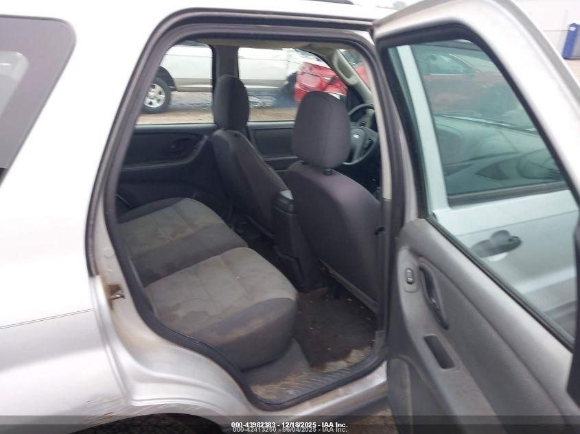 2005 Ford Escape Xls VIN: 1FMYU02Z15KB85699 Lot: 43982383