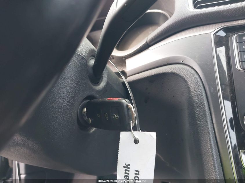 2017 Volkswagen Passat 1.8T R-Line VIN: 1VWDT7A34HC035125 Lot: 43982393