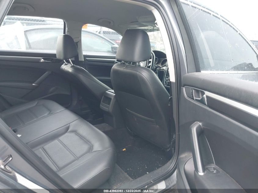 2017 Volkswagen Passat 1.8T R-Line VIN: 1VWDT7A34HC035125 Lot: 43982393