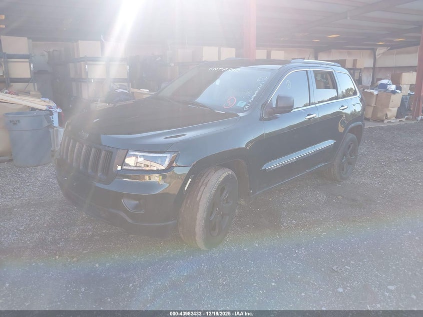 1J4RR5GT5BC745543 2011 JEEP GRAND CHEROKEE photo no. 2