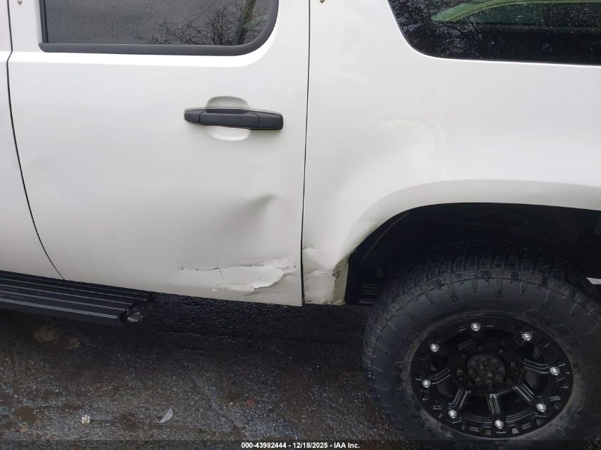 2011 Chevrolet Suburban 2500 Commercial Fleet VIN: 1GNWK5EG2BR304525 Lot: 43982444