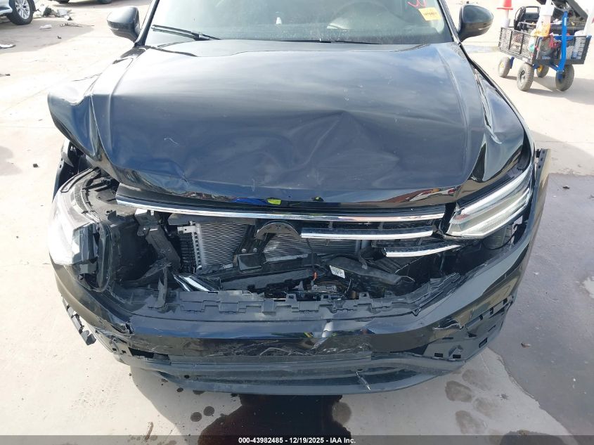 2024 Volkswagen Tiguan 2.0T Se/2.0T Wolfsburg Edition VIN: 3VV3B7AX8RM190010 Lot: 43982485