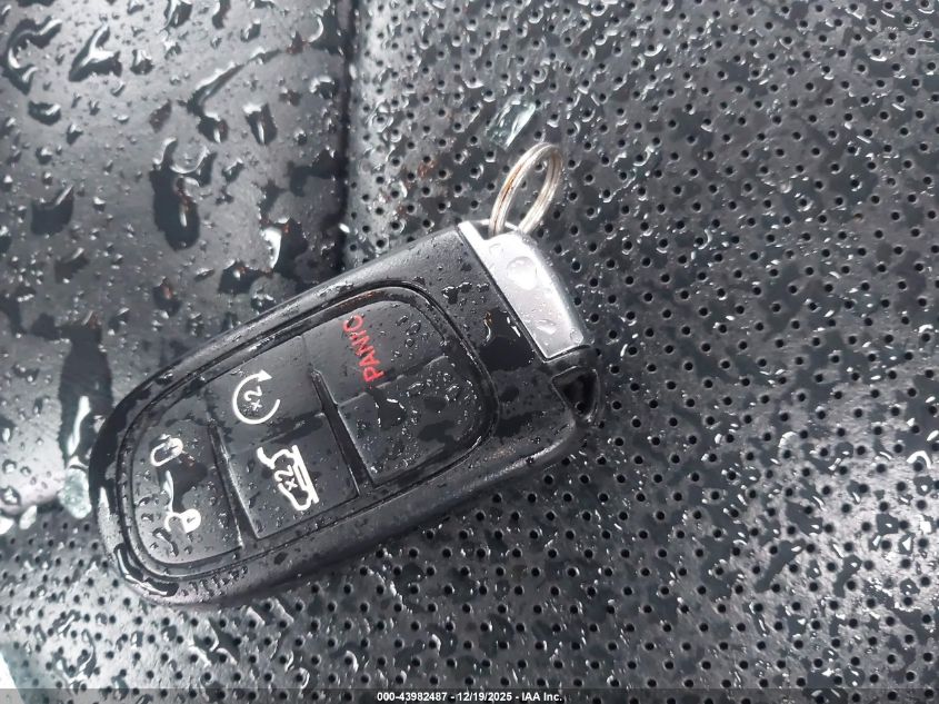 2017 Jeep Cherokee Limited 4X4 VIN: 1C4PJMDB6HD217331 Lot: 43982487