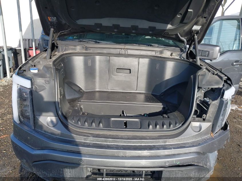 2022 Ford F-150 Lightning Lariat VIN: 1FT6W1EV4NWG11074 Lot: 43982512