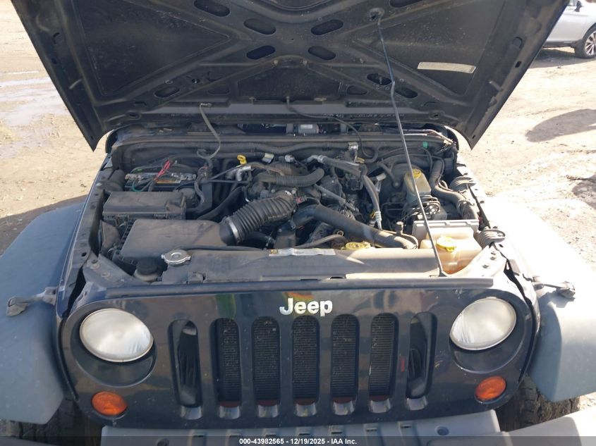 2009 Jeep Wrangler X VIN: 1J4FA24199L710302 Lot: 43982565