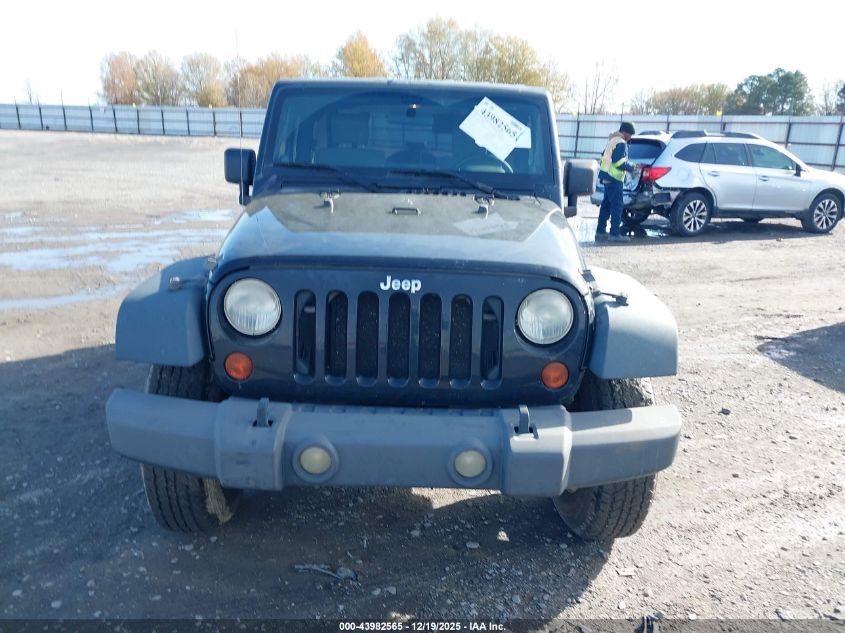 2009 Jeep Wrangler X VIN: 1J4FA24199L710302 Lot: 43982565