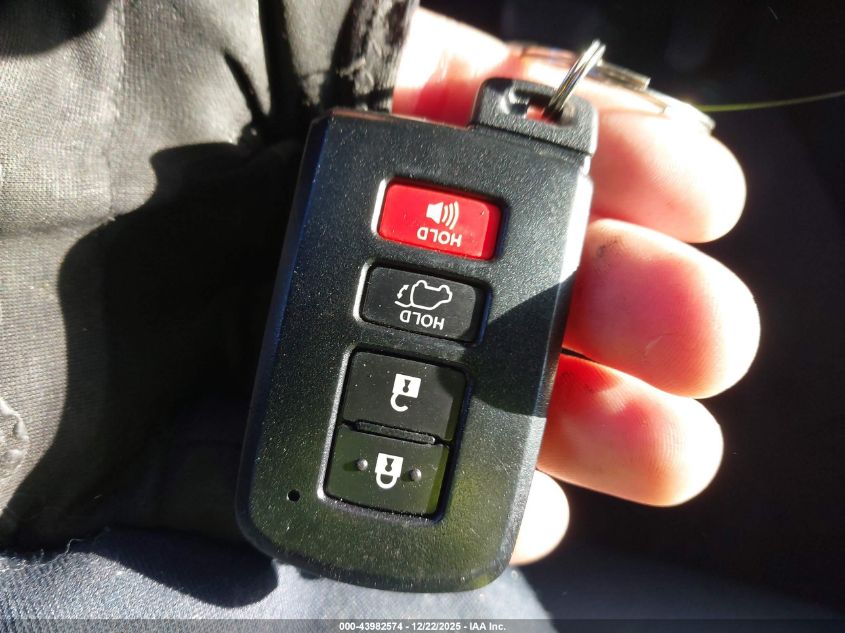 2015 Toyota Rav4 Limited VIN: 2T3DFREV4FW393806 Lot: 43982574