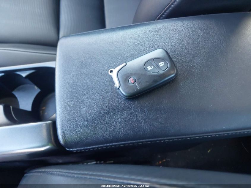 2011 Lexus Ct 200H Premium VIN: JTHKD5BH1B2032362 Lot: 43982650