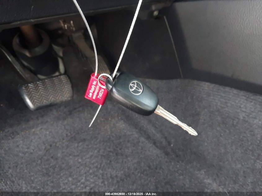 2015 Toyota Rav4 Xle VIN: 2T3WFREV1FW215425 Lot: 43982658