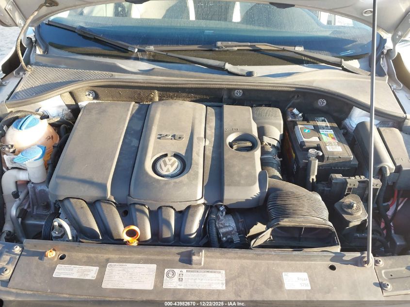 2013 Volkswagen Passat 2.5L Se VIN: 1VWBH7A37DC063648 Lot: 43982670