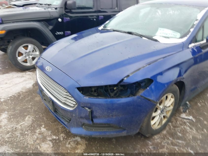 2016 Ford Fusion S VIN: 3FA6P0G71GR113111 Lot: 43982720