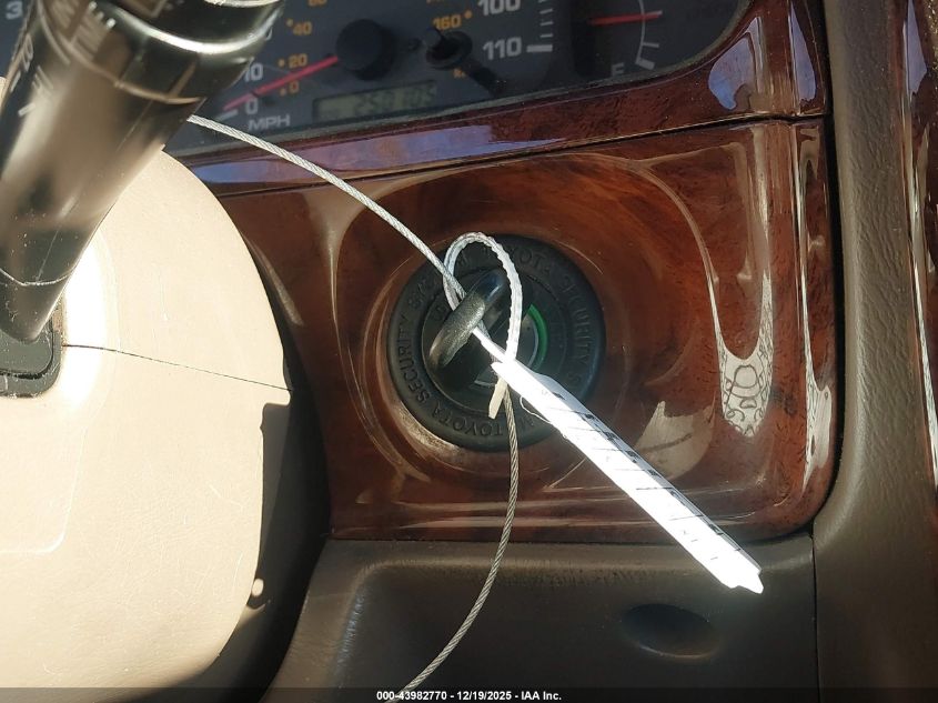 1999 Toyota 4Runner Limited V6 VIN: JT3HN87R1X0201301 Lot: 43982770