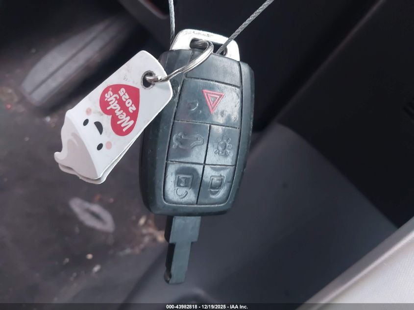 2011 Volvo C30 T5/T5 R-Design VIN: YV1672MK7B2203627 Lot: 43982818