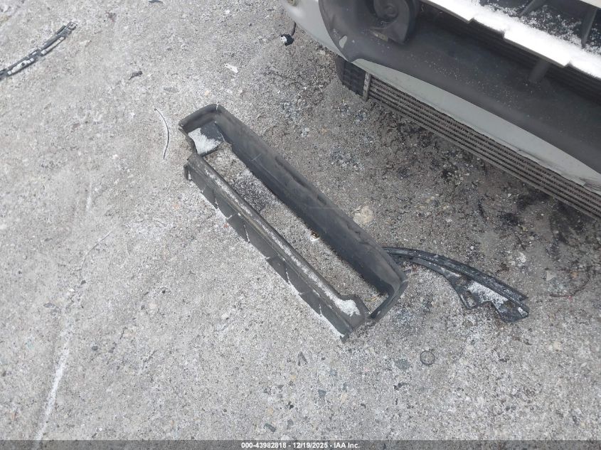 2011 Volvo C30 T5/T5 R-Design VIN: YV1672MK7B2203627 Lot: 43982818