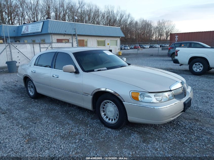 2000 Lincoln Town Car