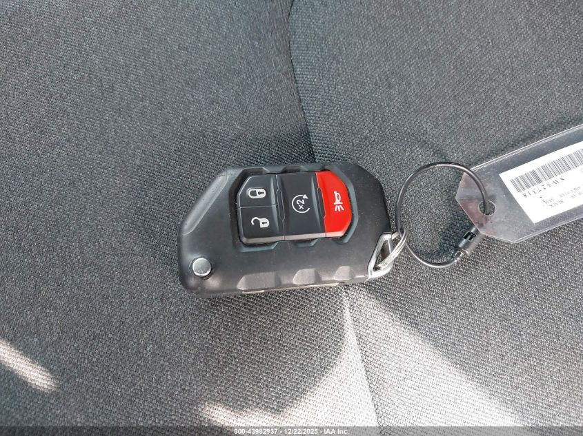 2025 Jeep Wrangler 4-Door Sahara 4X4 VIN: 1C4PJXEN0SW527318 Lot: 43982937