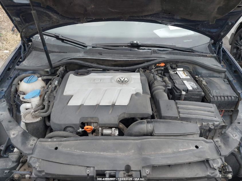 2011 Volkswagen Jetta Sportwagen 2.0L Tdi VIN: 3VWPL7AJ0BM699486 Lot: 43982957