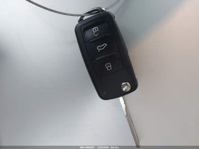 2011 Volkswagen Jetta Sportwagen 2.0L Tdi VIN: 3VWPL7AJ0BM699486 Lot: 43982957