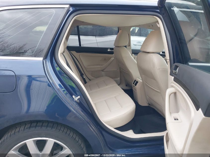 2011 Volkswagen Jetta Sportwagen 2.0L Tdi VIN: 3VWPL7AJ0BM699486 Lot: 43982957