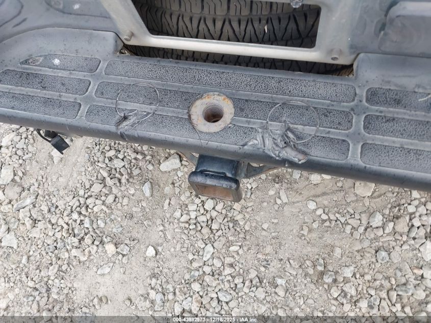 2005 Chevrolet Tahoe Ls VIN: 1GNEC13T45R130947 Lot: 43982973