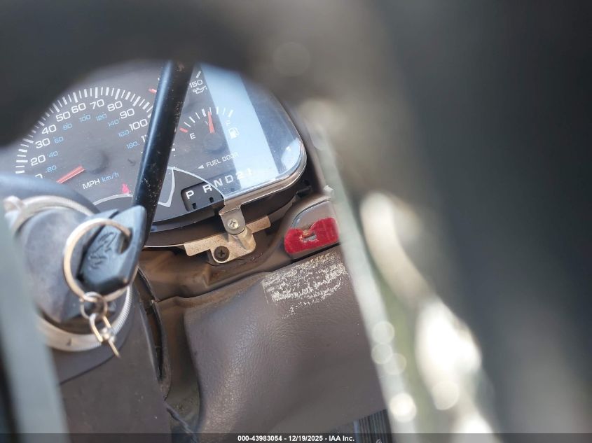 1998 Dodge Ram 2500 St VIN: 1B7KC236XWJ172700 Lot: 43983054