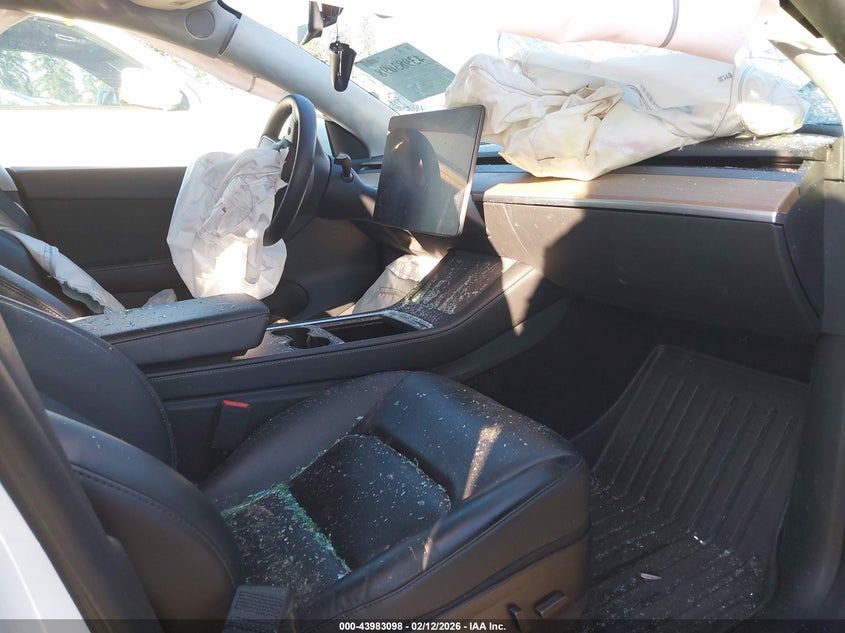 2022 Tesla Model Y Long Range Dual Motor All-Wheel Drive