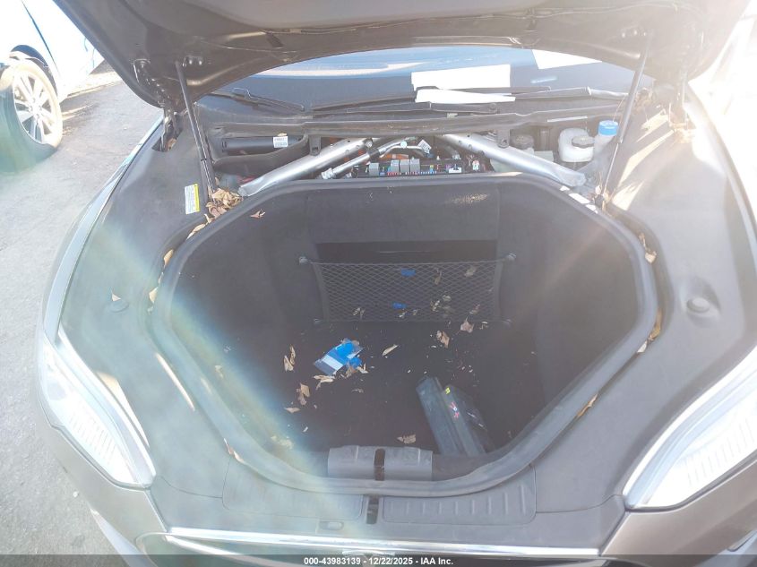 2016 Tesla Model S 60/70/75/85 VIN: 5YJSA1E10GF127971 Lot: 43983139