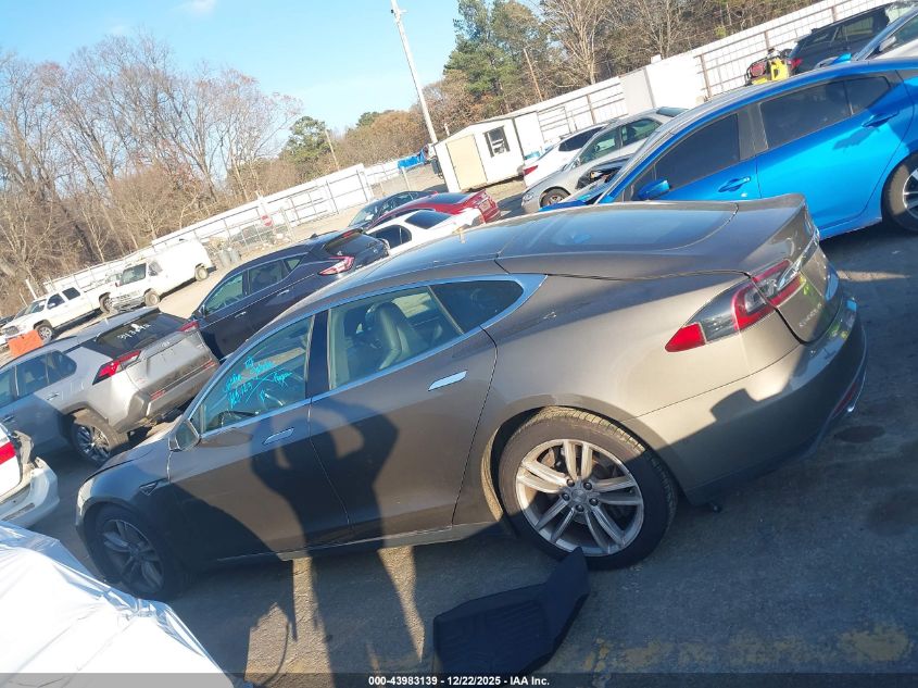 2016 Tesla Model S 60/70/75/85 VIN: 5YJSA1E10GF127971 Lot: 43983139