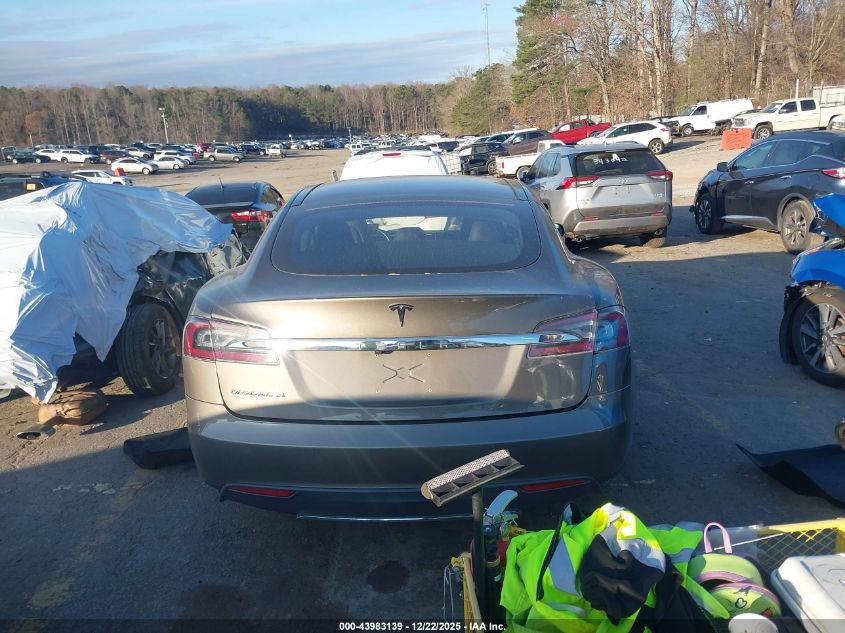 2016 Tesla Model S 60/70/75/85 VIN: 5YJSA1E10GF127971 Lot: 43983139