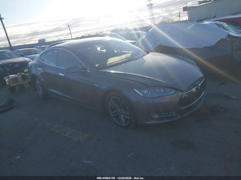 2016 Tesla Model S 60/70/75/85 VIN: 5YJSA1E10GF127971 Lot: 43983139