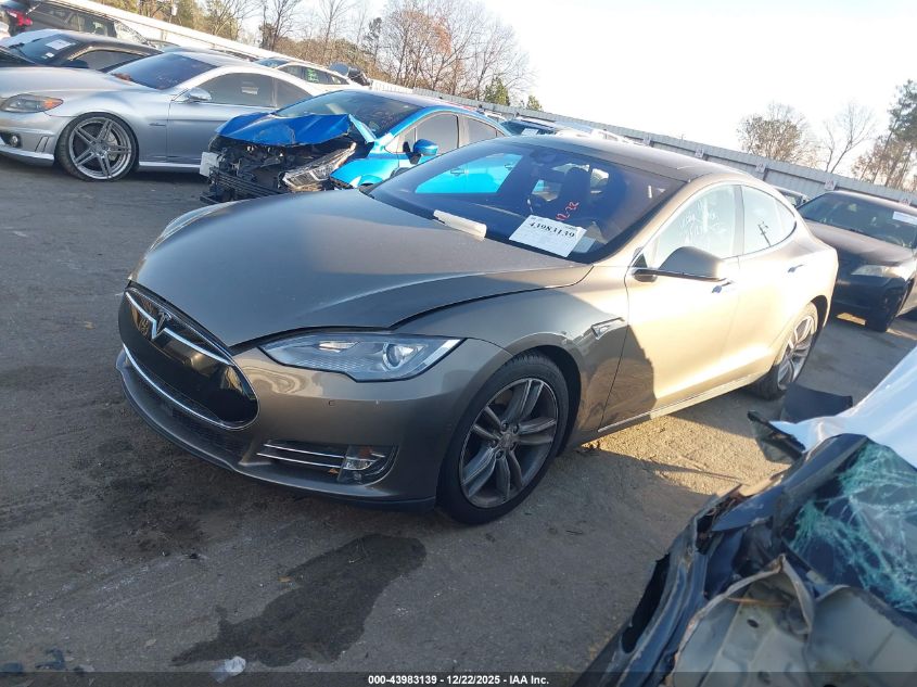 2016 Tesla Model S 60/70/75/85 VIN: 5YJSA1E10GF127971 Lot: 43983139