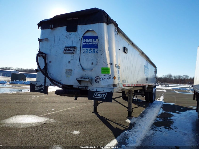 2017 East Manufacturing Trailer