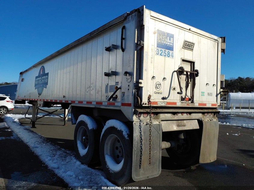 2017 East Manufacturing Trailer