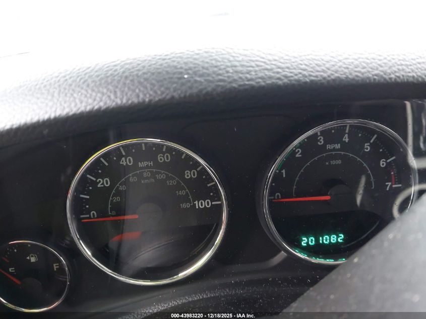 2013 Jeep Wrangler Unlimited Sport VIN: 1C4BJWDGXDL697326 Lot: 43983220