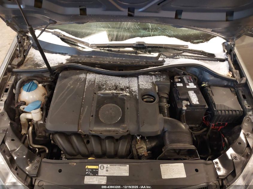 2013 Volkswagen Golf 2.5L 4-Door VIN: WVWDB7AJ0DW138250 Lot: 43983285