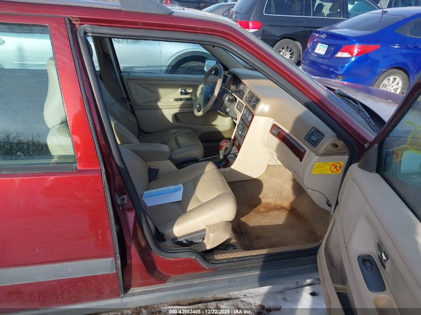 2000 Volvo V70 Xc/Xc Se VIN: YV1LZ56D3Y2683977 Lot: 43983405