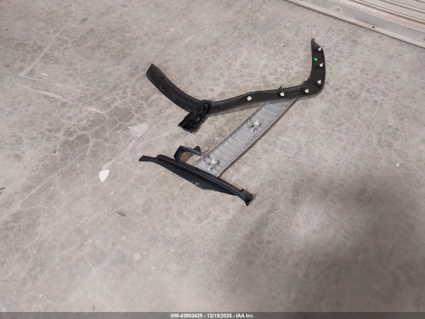 2019 Toyota Rav4 Limited VIN: 2T3Y1RFVXKW027695 Lot: 43983425