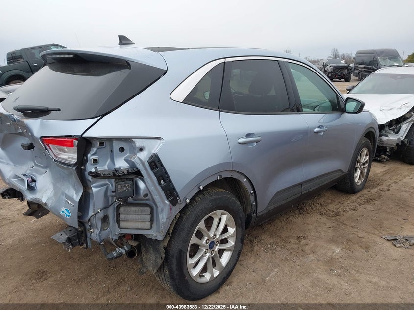 VIN 1FMCU9G60NUB72136 2022 FORD ESCAPE SE