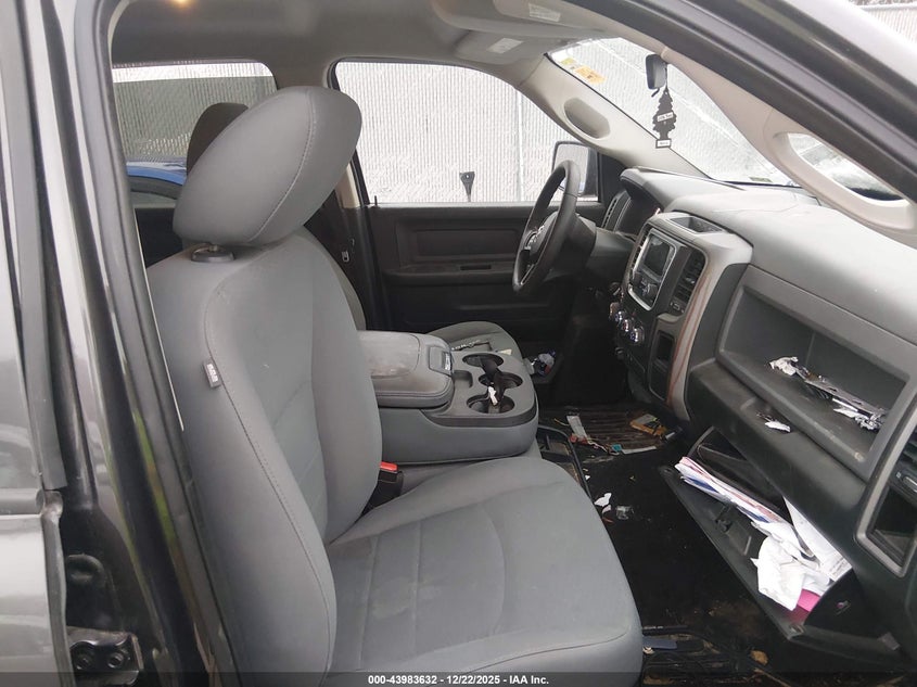 2017 Ram 1500 Express 4X4 5'7 Box