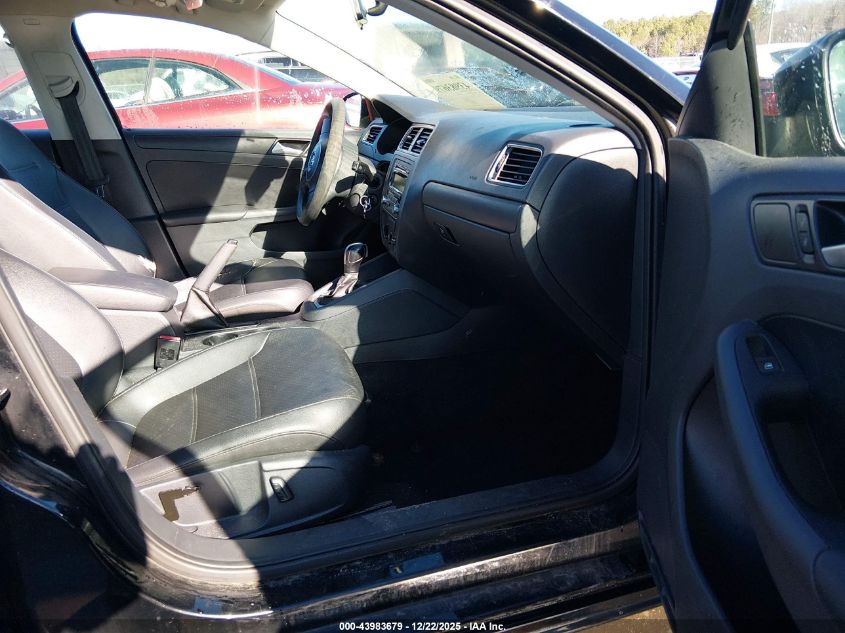 2014 Volkswagen Jetta 1.8T Se VIN: 3VWD17AJ2EM370124 Lot: 43983679