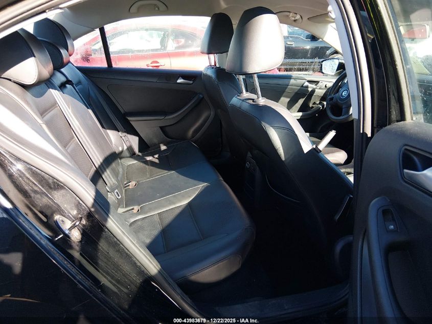 2014 Volkswagen Jetta 1.8T Se VIN: 3VWD17AJ2EM370124 Lot: 43983679