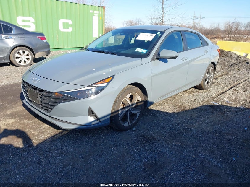 2023 HYUNDAI ELANTRA auction photo 2